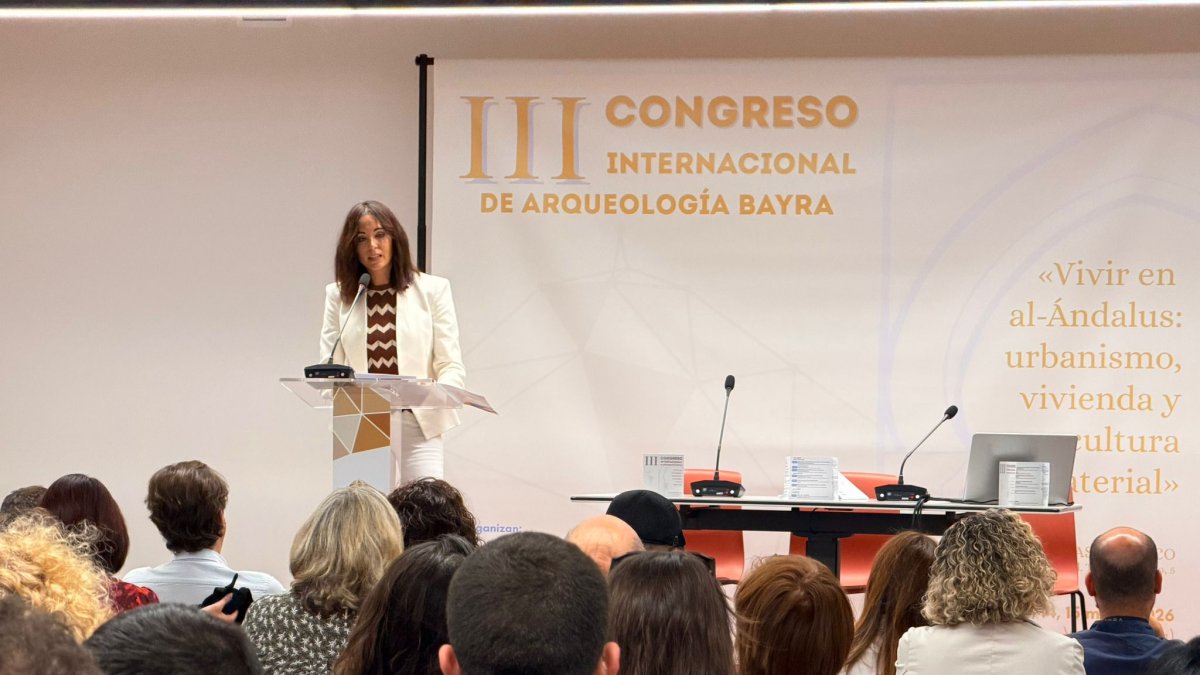 La diputada de Turismo, María José Herrada, durante su intervención
