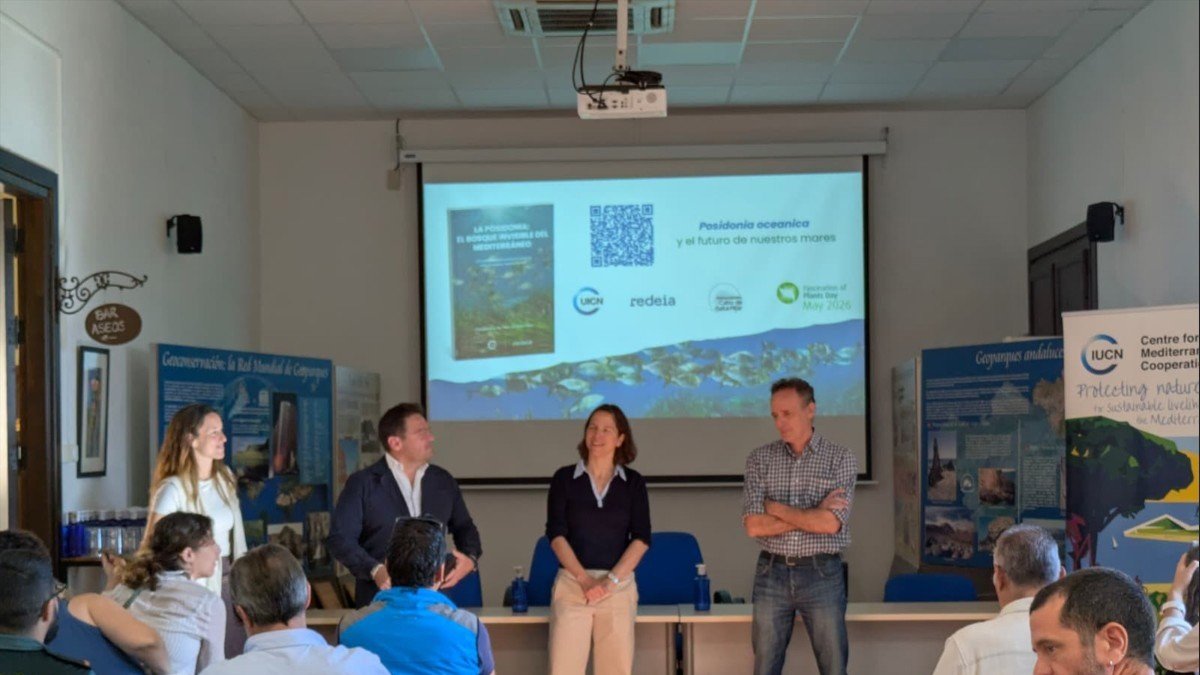 Participantes en la jornada sobre la conservación de la posidonia celebrada en la Casa de los Volcanes de Rodalquilar, en Níjar (Almería).