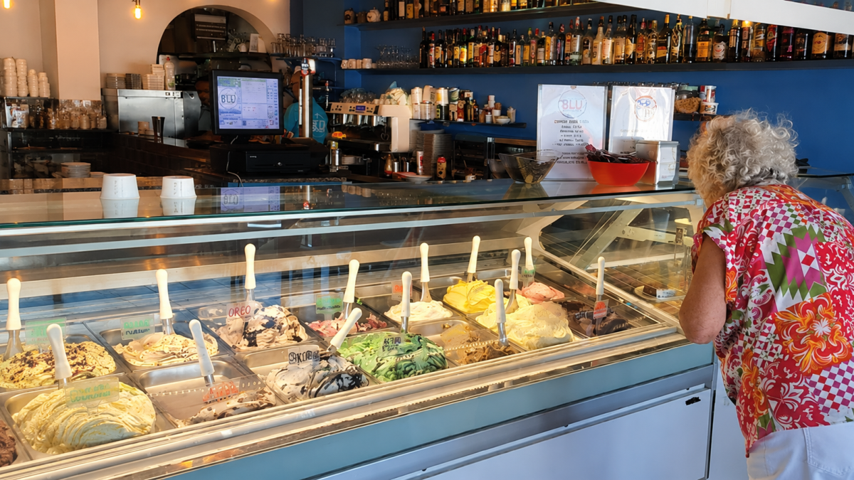 La vitrina de Blu reúne sabores artesanos, opciones veganas y propuestas sin gluten frente al mar.