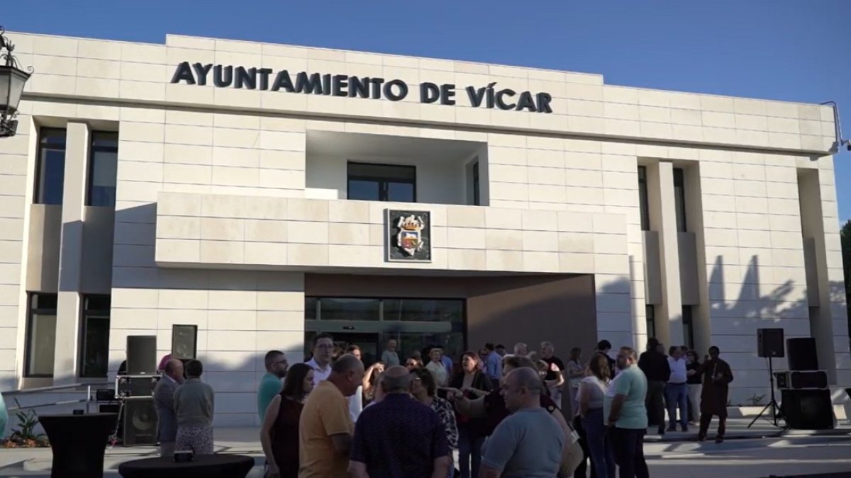 Así luce el 'nuevo' Ayuntamiento de Vícar.