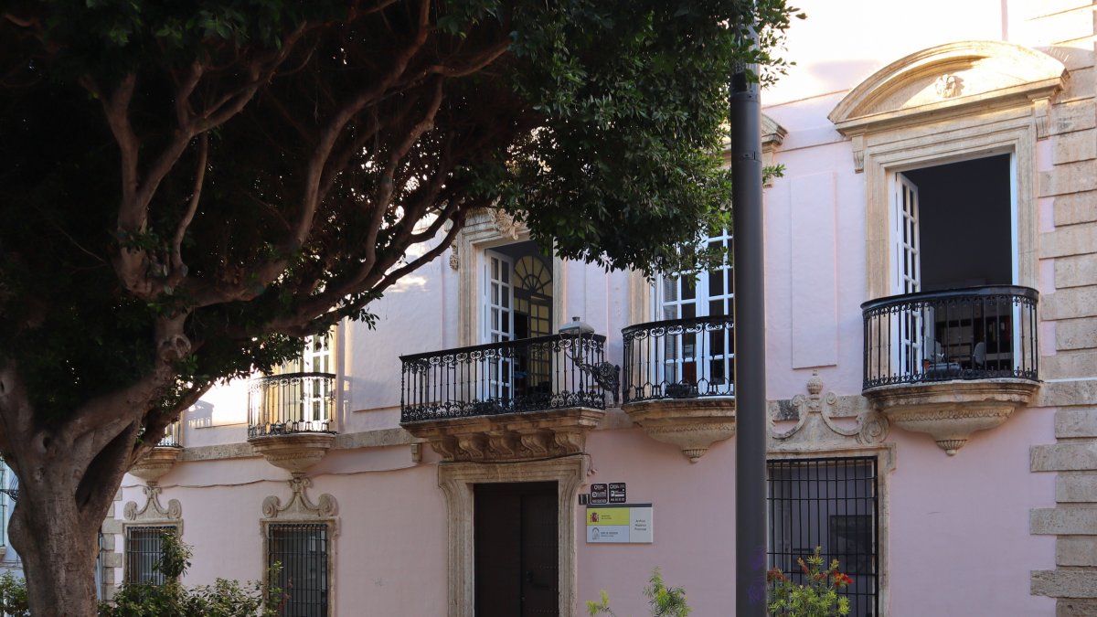 Archivo - Fachada del Archivo Histórico Provincial de Almería.