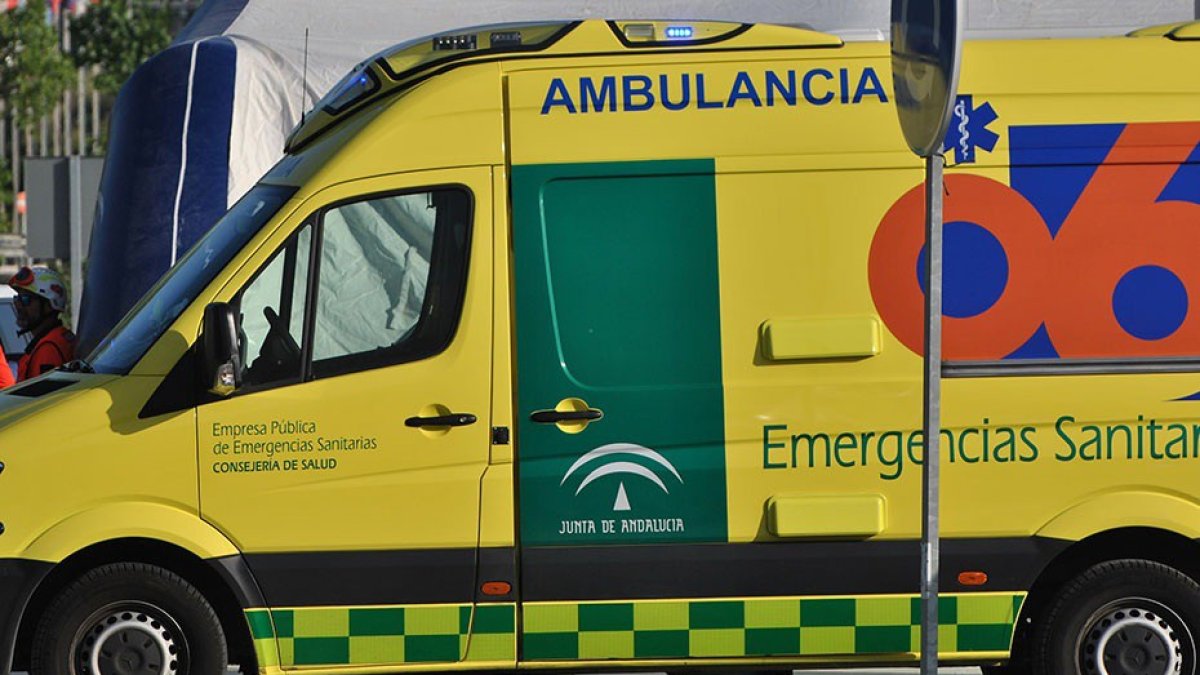 Archivo - Ambulancia del Centro de Emergencias Sanitarias (CES) 061. (Imagen de archivo).