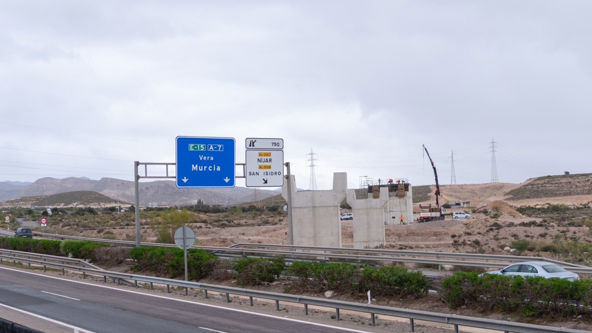 Archivo - Obras del AVE en el entorno del futuro Puerto Seco de Níjar (Almería).