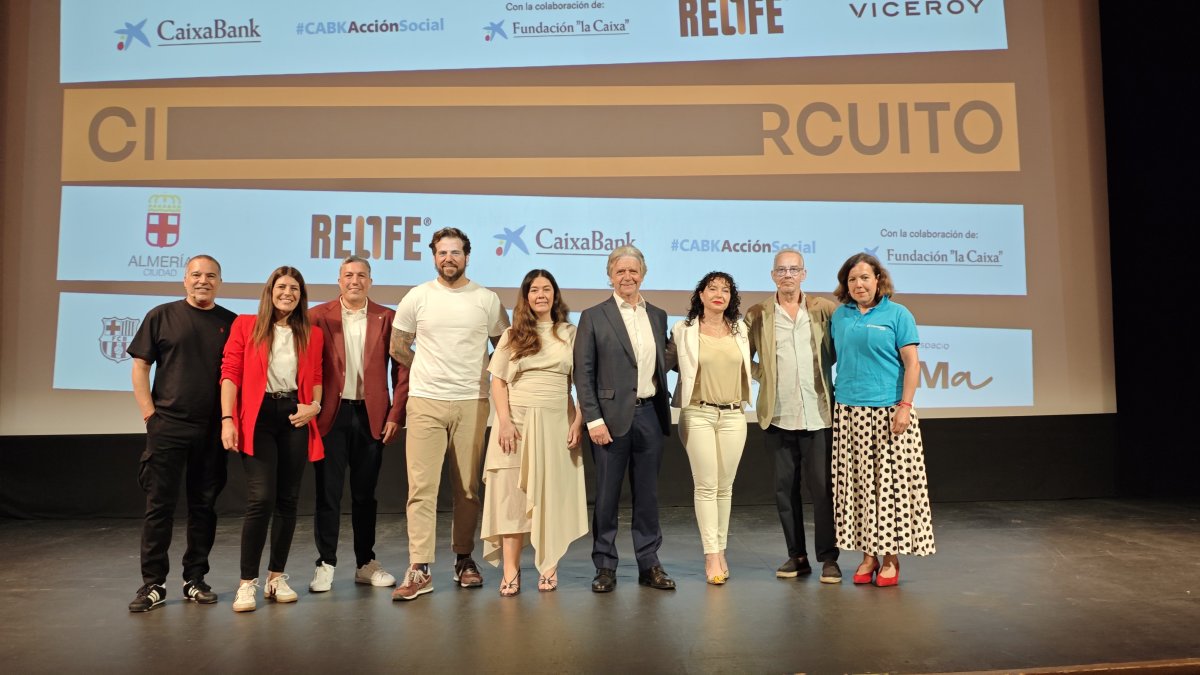 CaixaBank y Fundación Relife reúnen en Almería a mil jóvenes para formarlos contra las adicciones a sustancias y pantallas.