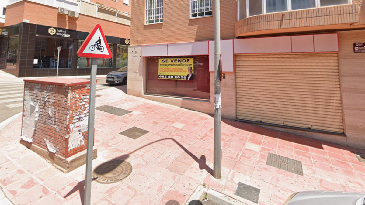 Esquina de la conocida Confitería Hernández tras su cierre.