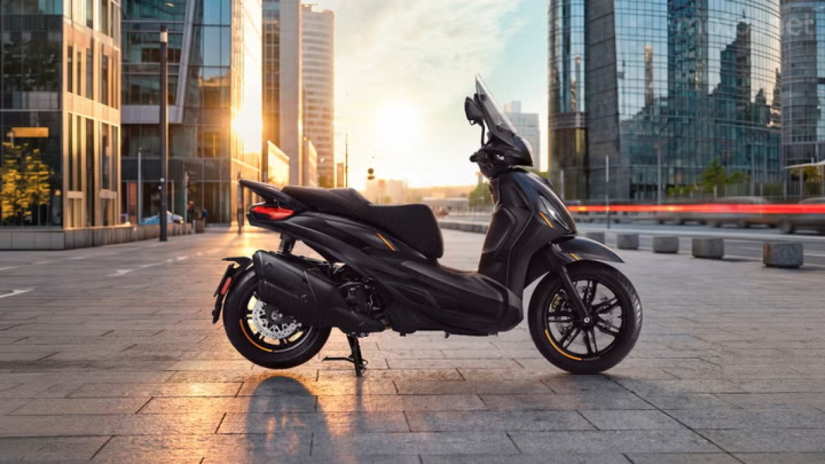 La firma italiana celebra el primer cuarto de siglo de vida de un scooter que revolucionó el mercado.