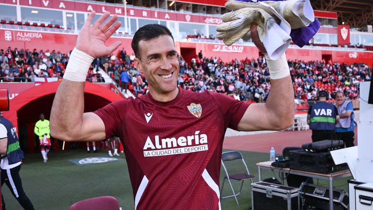 Fernando podría dejar este verano el Almería.