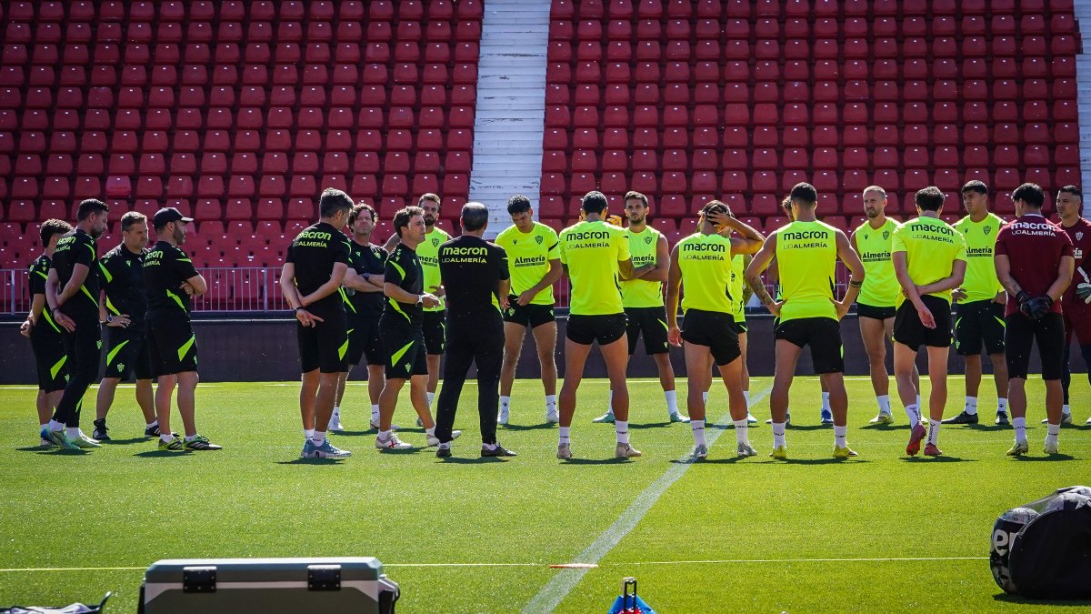 Ha sido una semana de análisis en la plantilla del Almería después de tres jornadas sin ganar. Hay que hacer borrón y cuenta, y vencer al Pucela.