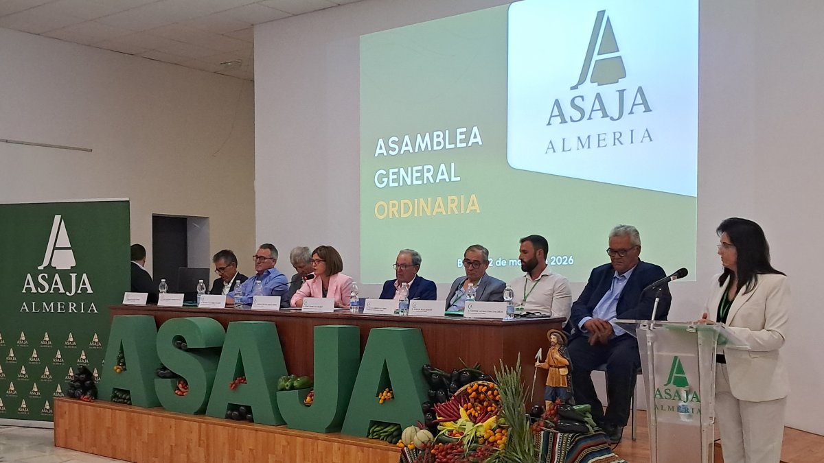 La organización agraria reunió a agricultores, ganaderos, representantes institucionales y entidades colaboradoras en una jornada centrada en los principales retos del sector