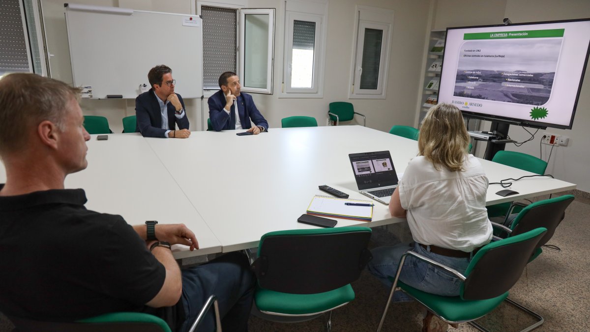 Visita al centro de trabajo de la empresa Ramiro Arnedo, S.A.