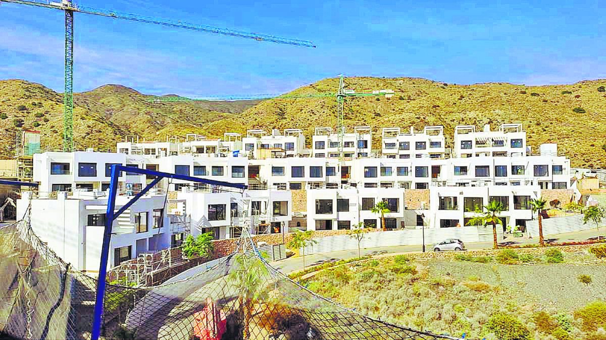 Viviendas en construcción en los Altos de Macenas, en Mojácar.