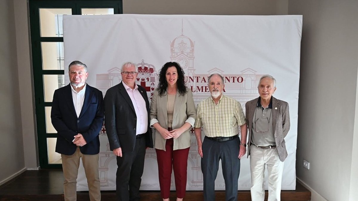 La alcaldesa de Almería ha apoyado estas jornadas con su asistencia