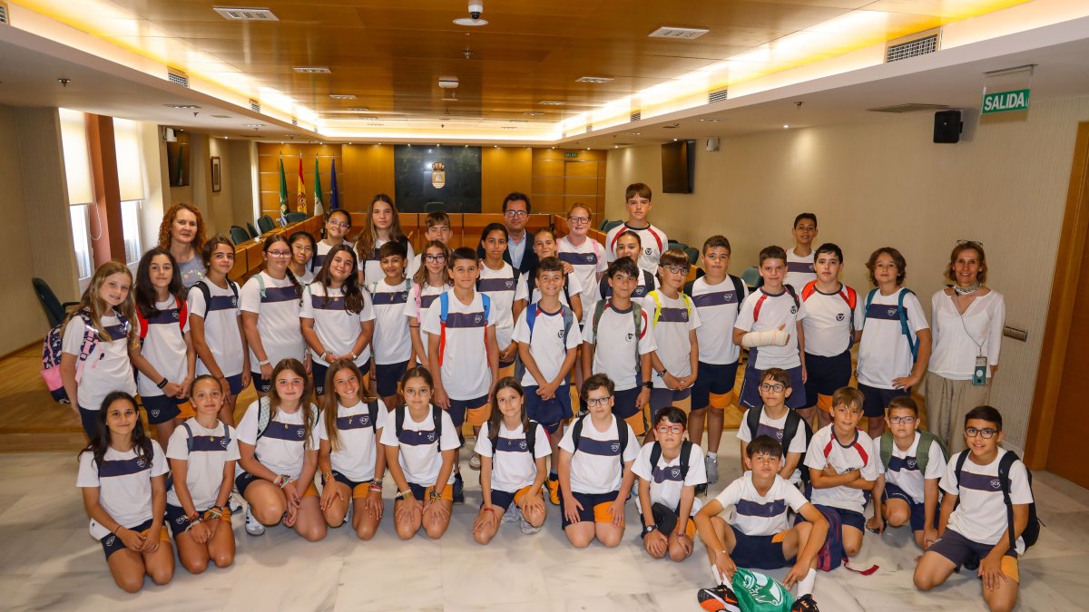 Foto en grupo con el alcalde de El Ejido