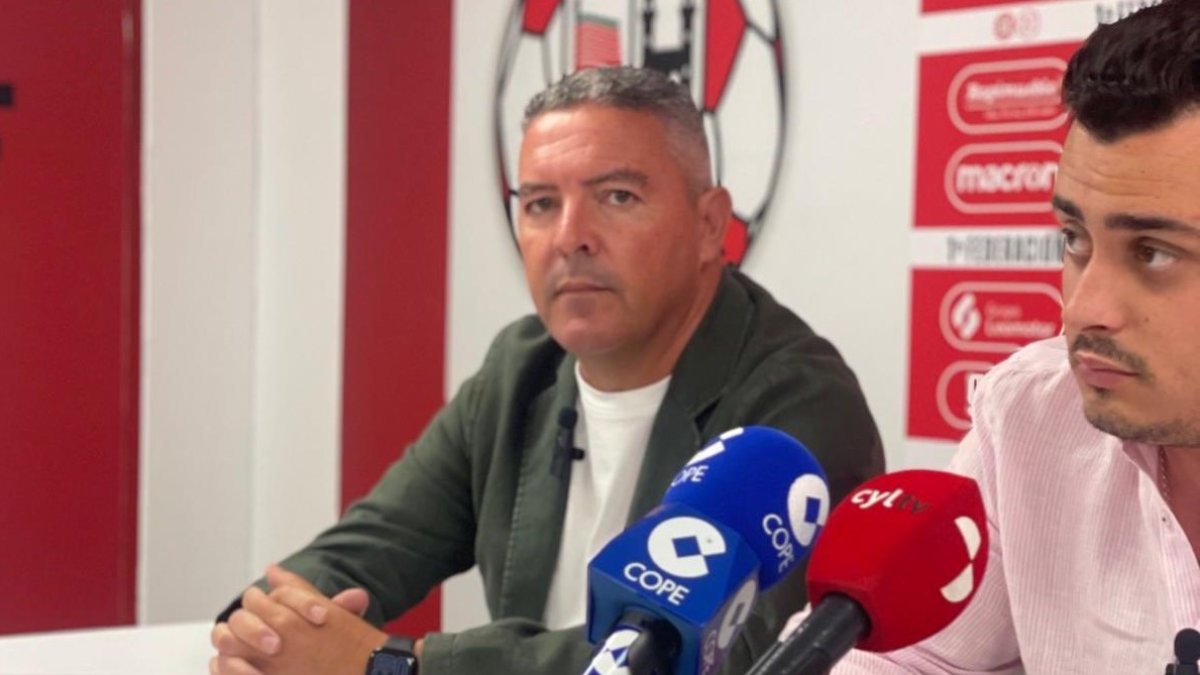 David Vizcaíno en su presentación con el Zamora CF.