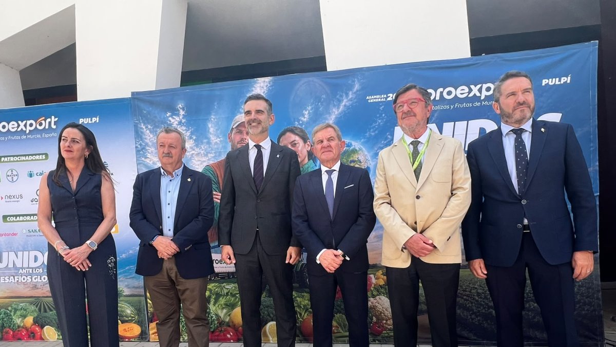 Foto de familia en la clausura de la Asamblea General de Proexport