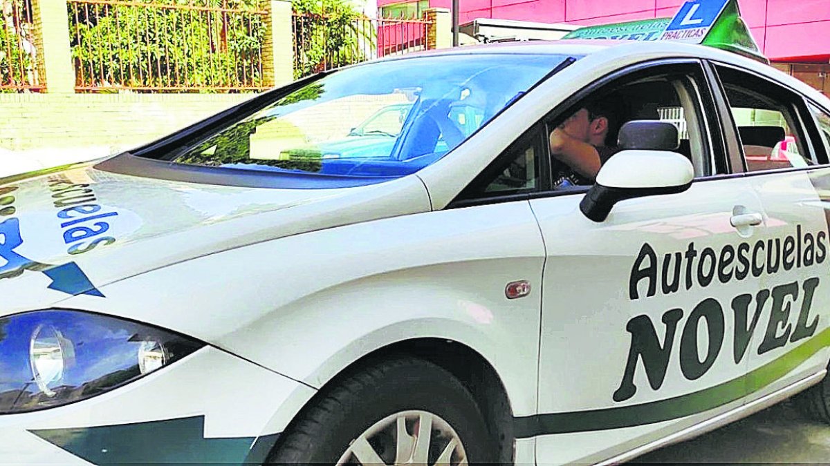 Los exámenes prácticos comienzan en distintos lugares de la capital almeriense.