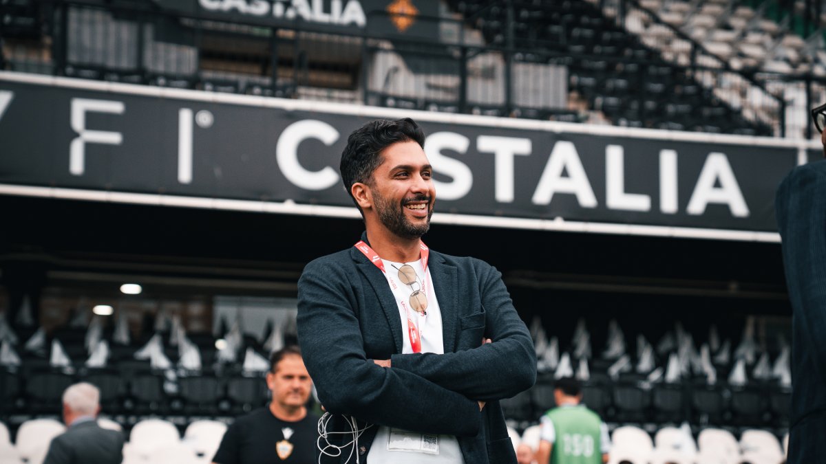 El presidente del Almería en la previa del partido en Castalia ante el Castellón.
