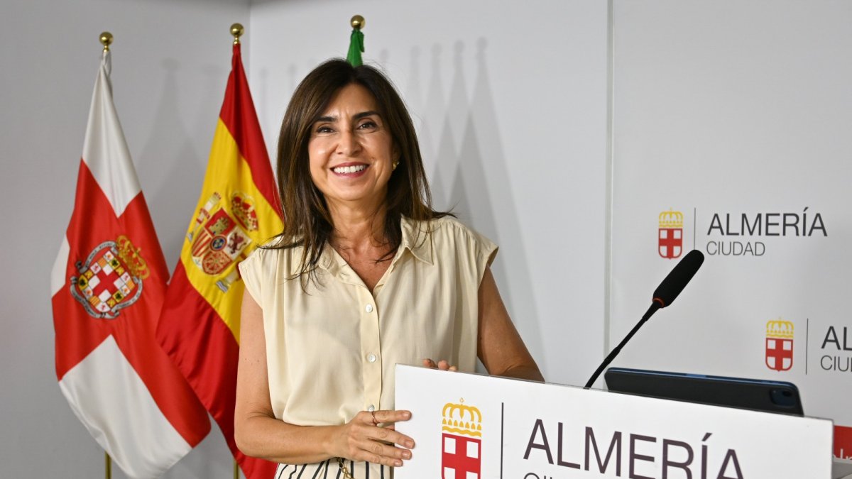 La concejal de Obras Públicas, Mantenimiento, Accesibilidad y Economía Azul y portavoz municipal, Sacramento Sánchez
