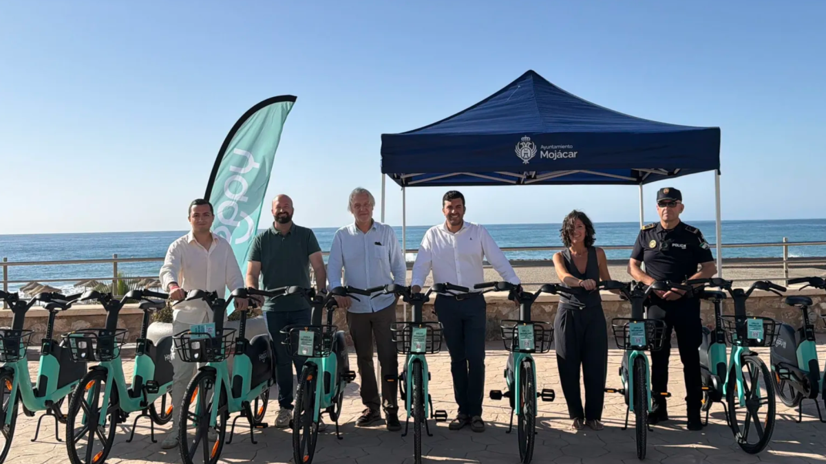 Mojácar pone en marcha un nuevo servicio de bicicletas.