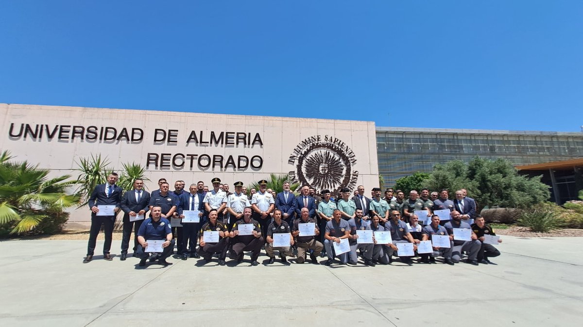 Foto de familia con los homenajeados