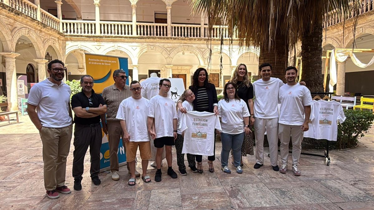 Presentación camiseta solidaria de Maimono.