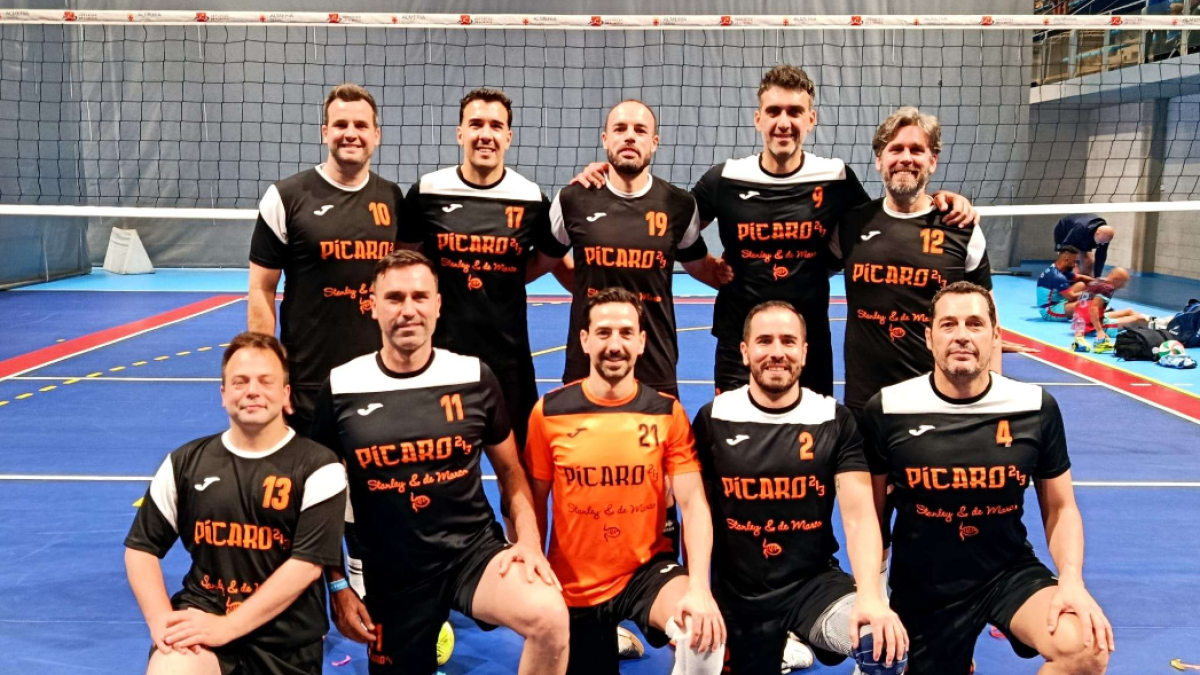 El equipo de voleibol Pícaro 213 - Stanley & De Marco sigue haciendo historia.
