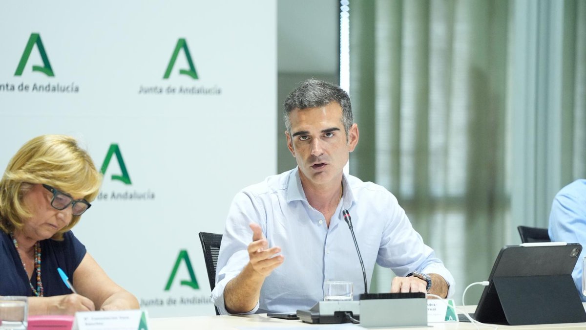 El consejero de Agricultura, Pesca, Agua y Desarrollo Rural en funciones, Ramón Fernández-Pacheco