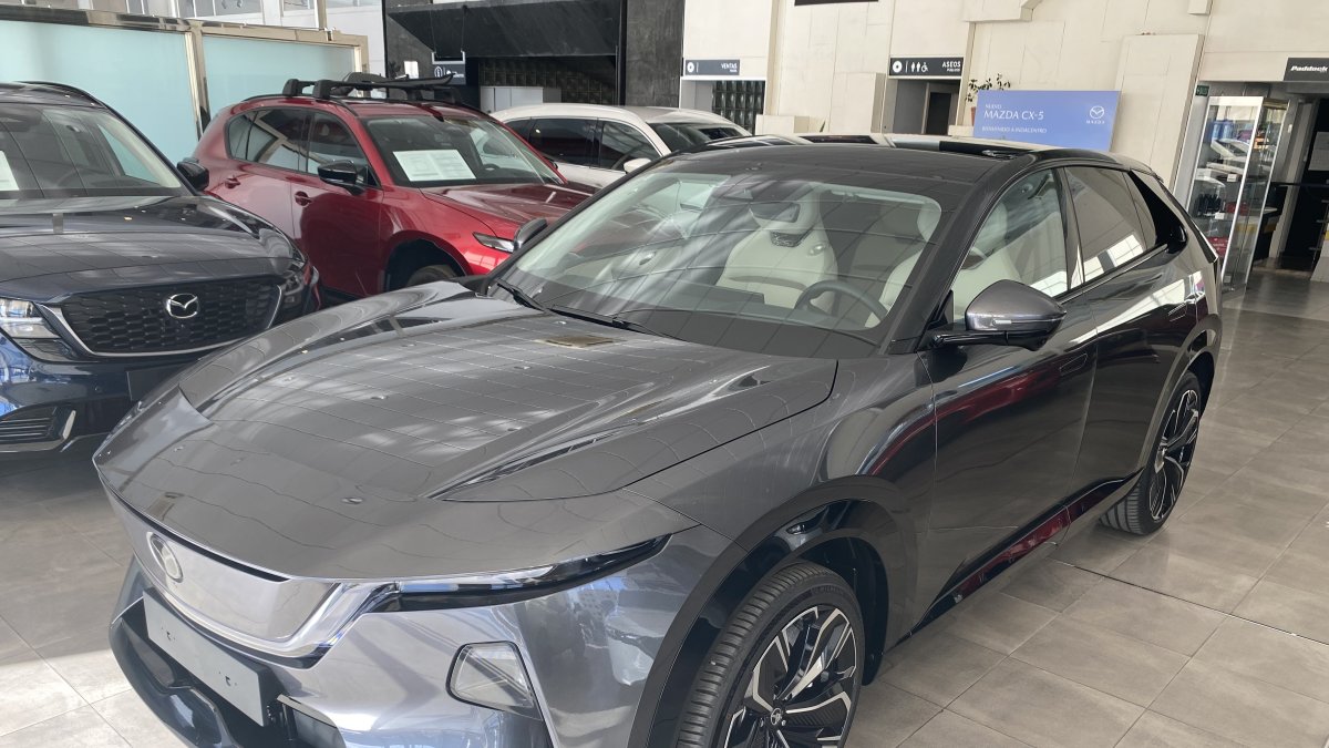 El nuevo Mazda CX-6e en las instalaciones de Indacentro