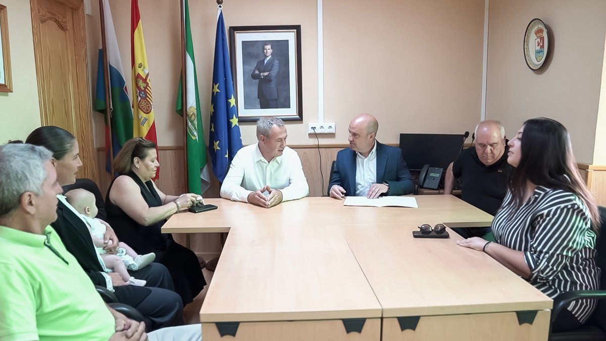 El presidente de la Diputación, José Antonio García Alcaina, ha visitado Benitagla y Benizalón para analizar con sus alcaldes los proyectos en marcha y futuras iniciativas para que sigan creciendo.