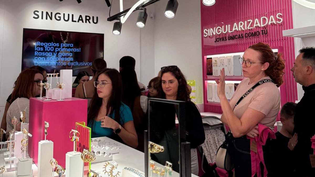 Llega al Gran Plaza de Roquetas una nueva joyería con un centenar de tiendas en España