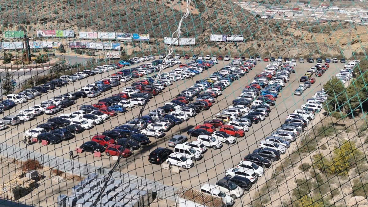 Párking de Torrecárdenas donde se construirá el nuevo estacionamiento en altura para 2.000 vehículos.