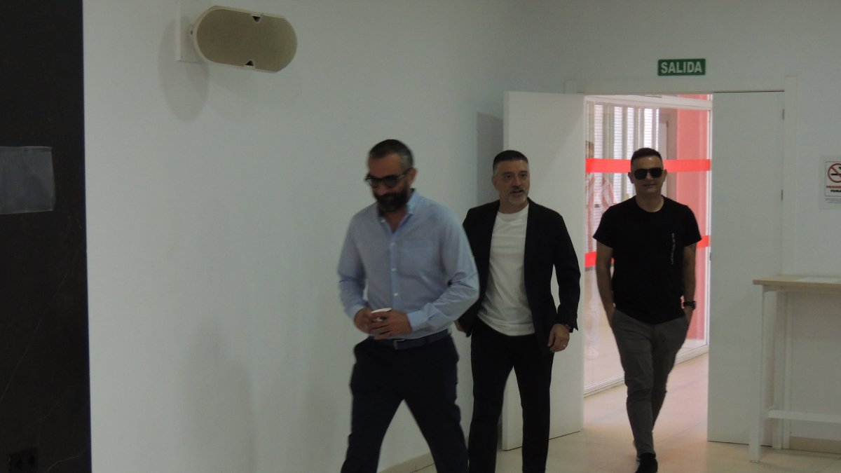 Pimienta no será Rubi: los despachos vuelven a mandar en el Almería