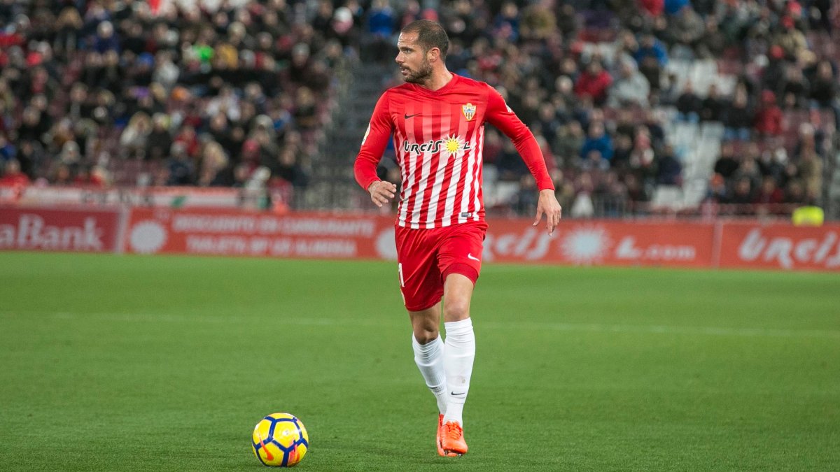 Nano González en su etapa como jugador del Almería, que duró tres temporadas con el club en Segunda División.