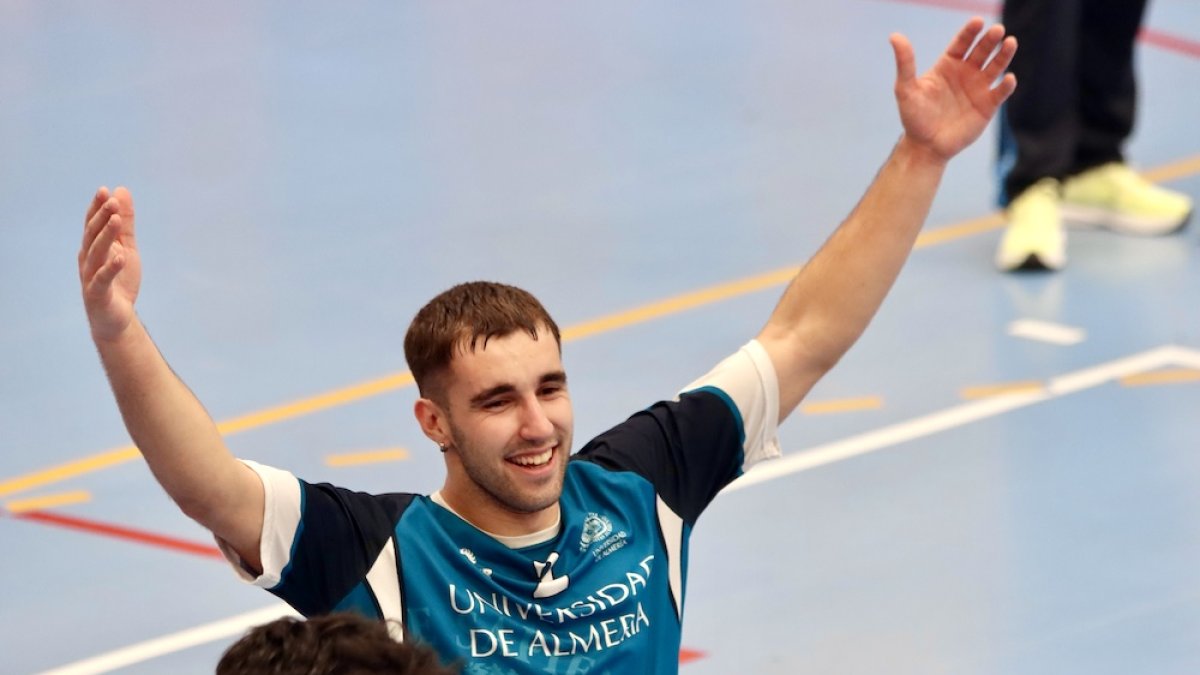 Unicaja Costa de Almería y Antonio Torres se juntan de nuevo.