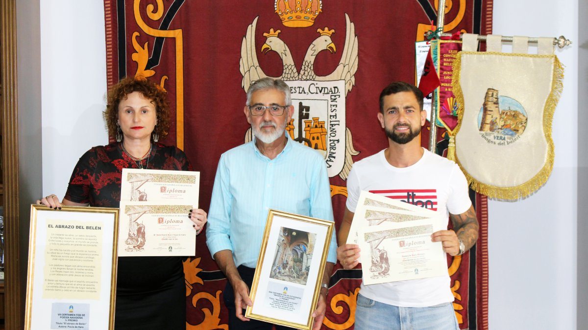 Paula Rosa de Haro y Antonio de Haro reciben dos reconocimientos de la Federación Española de Belenistas.