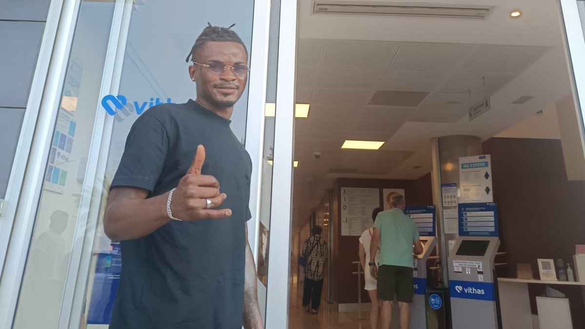 Cipenga ya está en Almería: reconocimiento médico y cuenta atrás para debutar