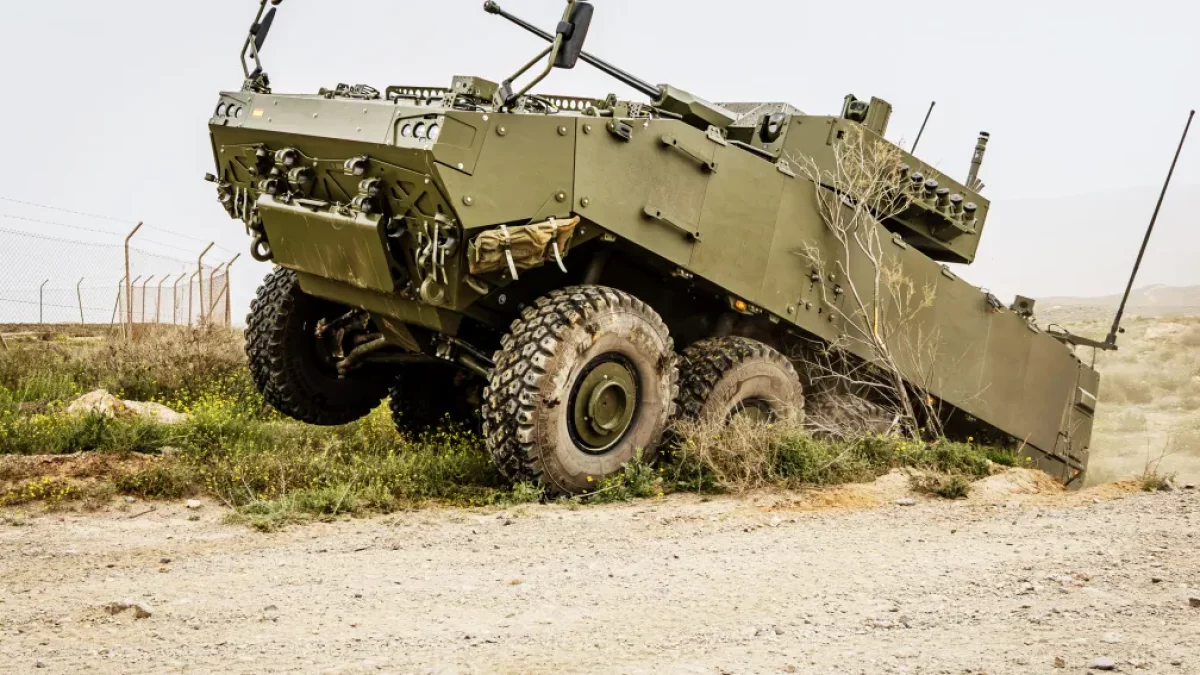 Uno de los vehículos Dragón puesto a prueba en la Base Álvarez de Sotomayor de La Legión en Viator.