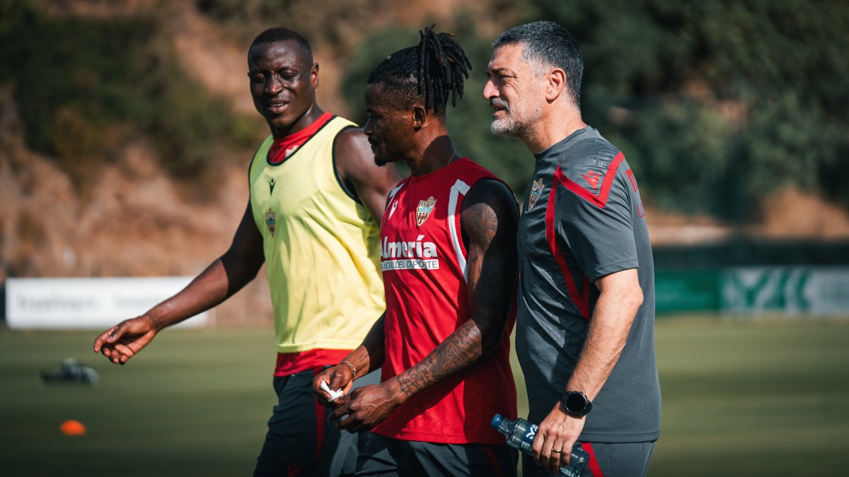 Lopy con Cipenga y García Pimienta en el stage de Marbella.