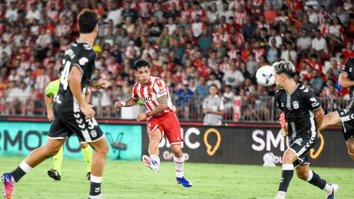 Nico Melamed en el Almería-Eldense del pasado lunes en el Mediterráneo.