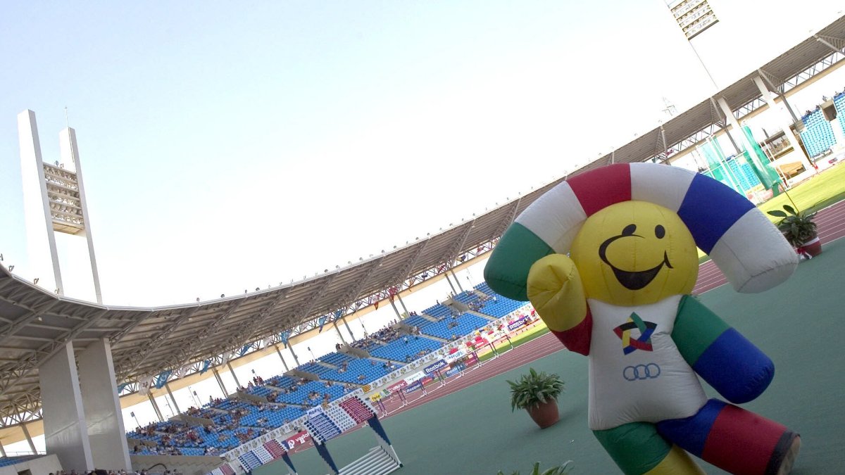 Indalete en la inauguración del Estadio de los Juegos Mediterráneos en 2004.