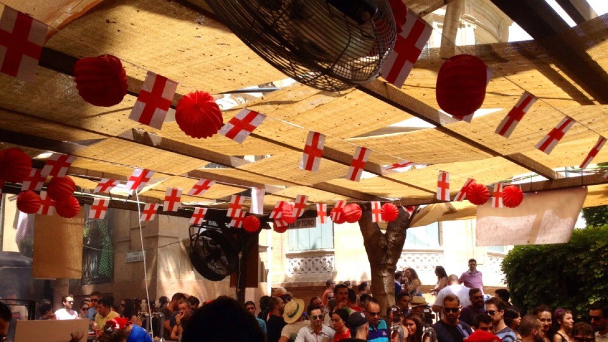 Archivo - Un ambigú de la Feria del Mediodía de Almería.