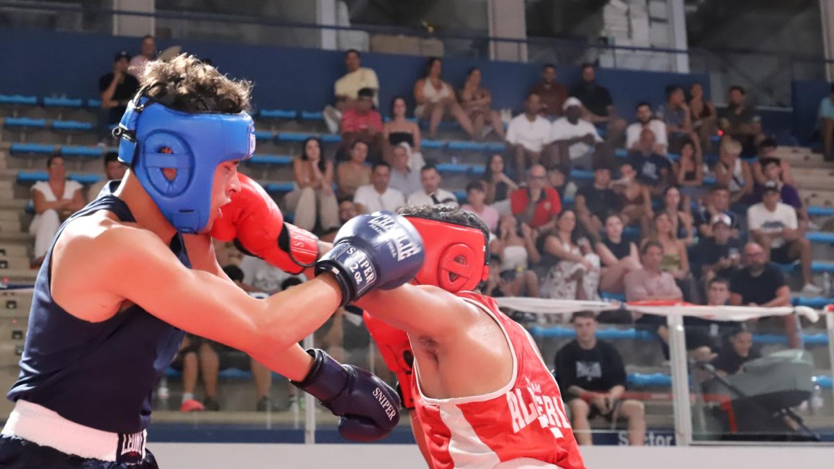 ‘Guantes de Feria’ reúne a más de 700 aficionados en una gran fiesta del boxeo almeriense.