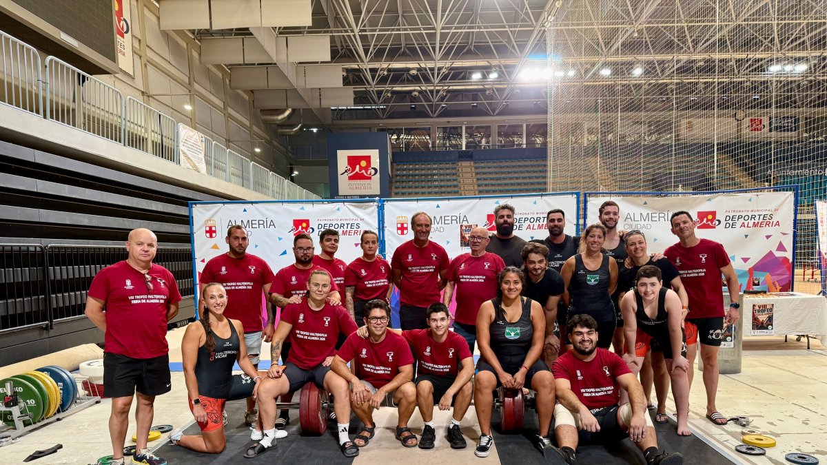 Almería demuestra su fuerza en la Feria con el VIII Torneo de Halterofilia.
