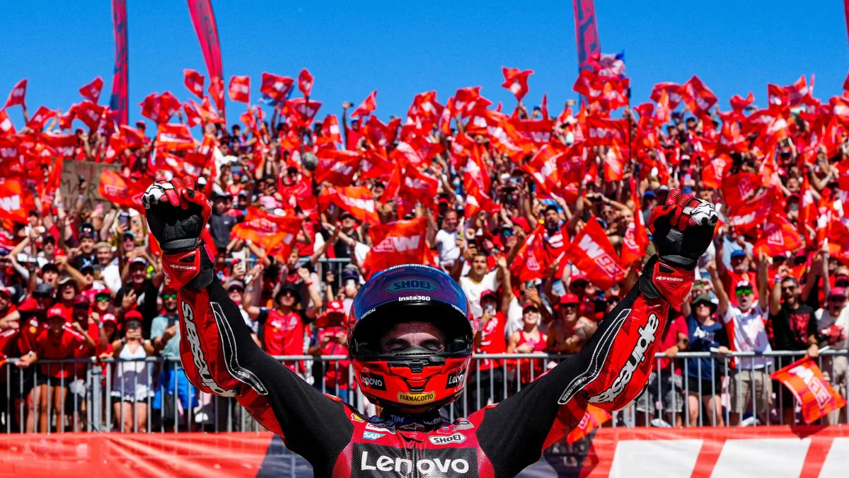 Marc logró poner el pie a los más 100.000 asistentes al GP de Aragón.