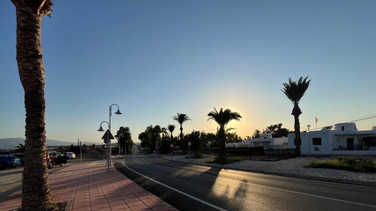 Imagen del bulevar en la entrada a Villaricos