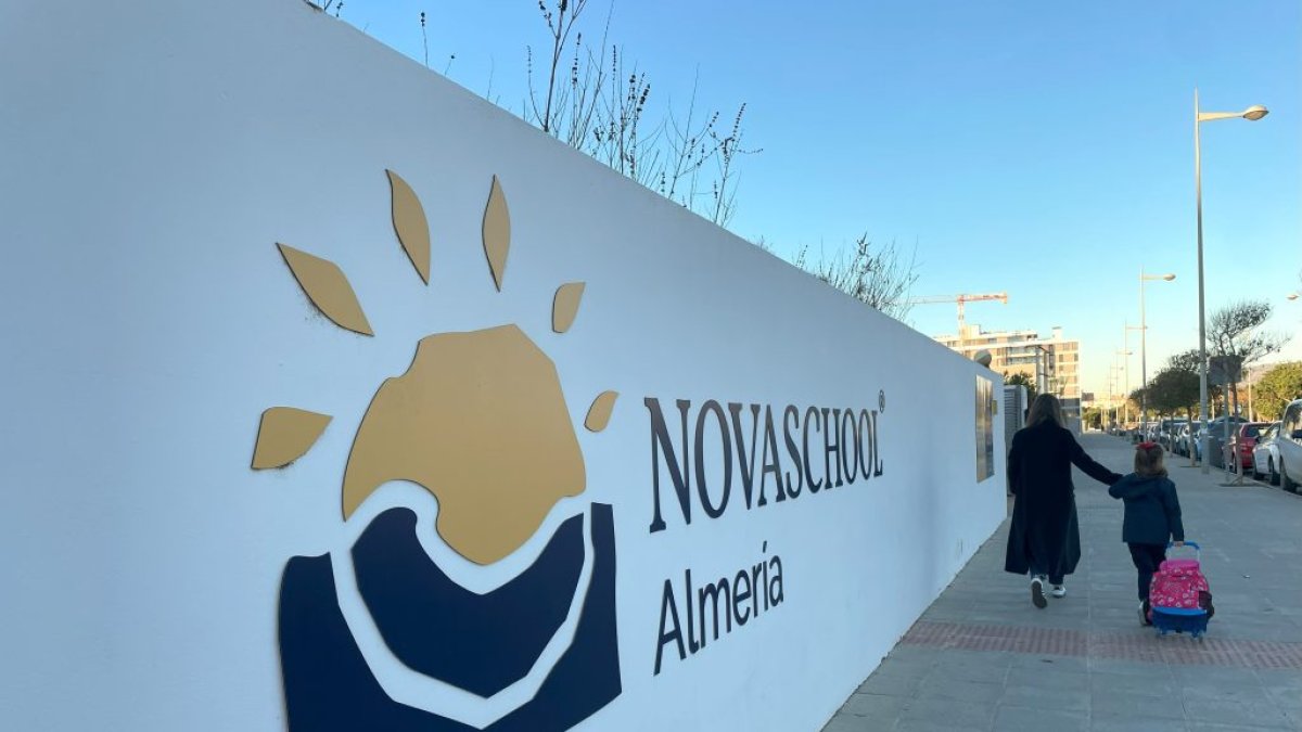 Novaschool se encuentra en la calle Adolfo Marsillac, en la Vega de Acá.