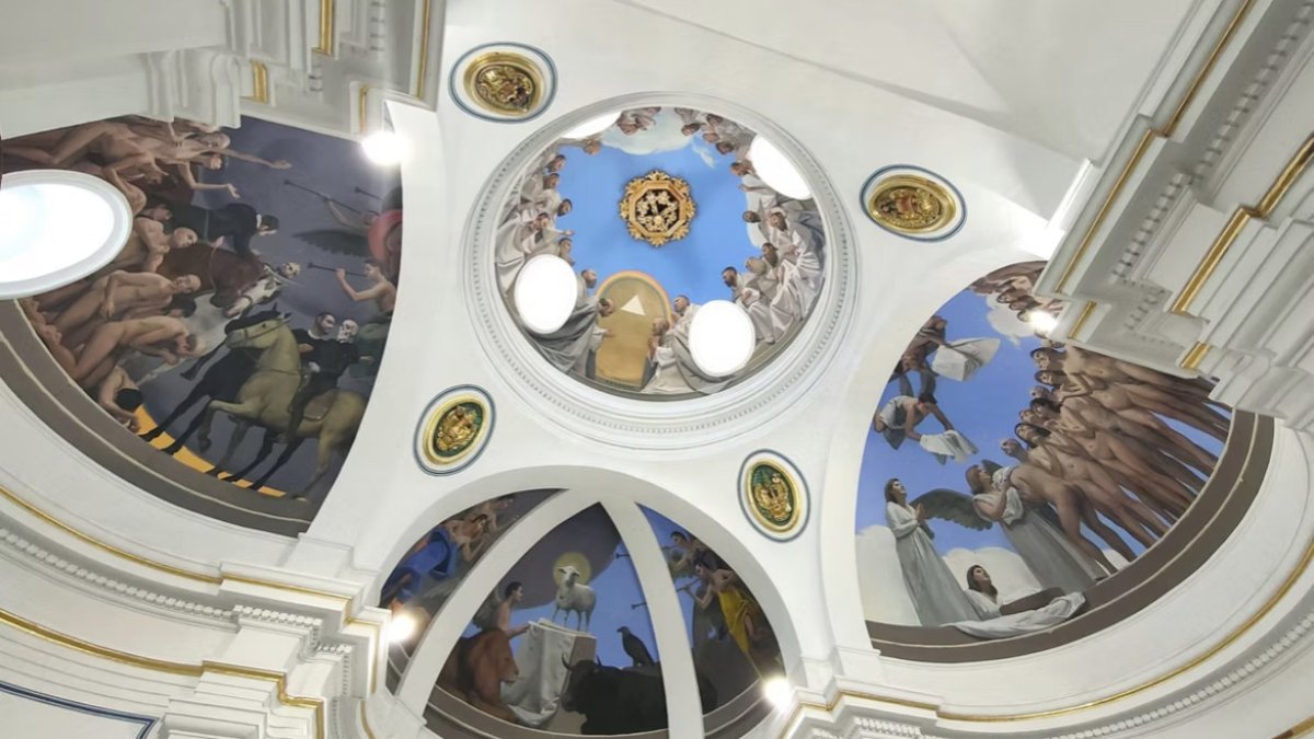 Parte de la nueva decoración del Santuario del Saliente