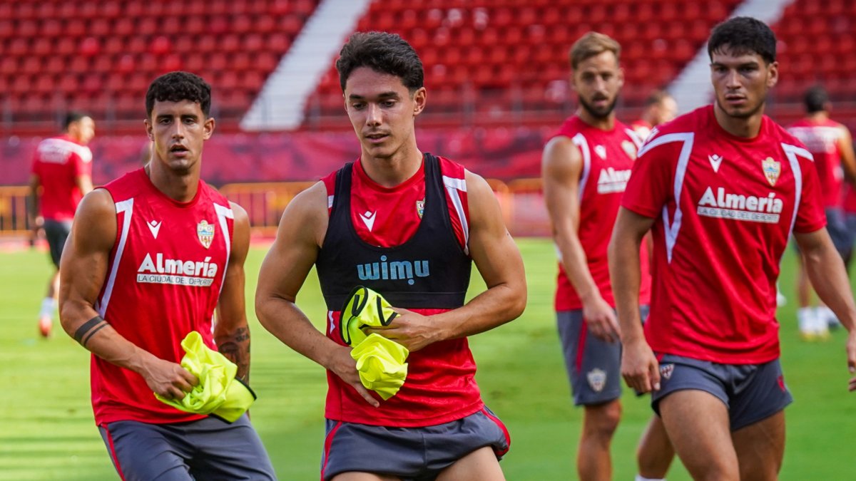 Sergio Arribas inició el entrenamiento de este jueves con el grupo. Fue a puerta cerrada en el Mediterráneo.