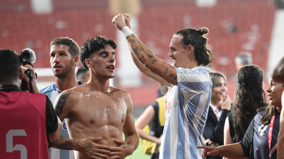 Brasanac, primero de izquierda a derecha, celebrando en ascenso del Málaga.
