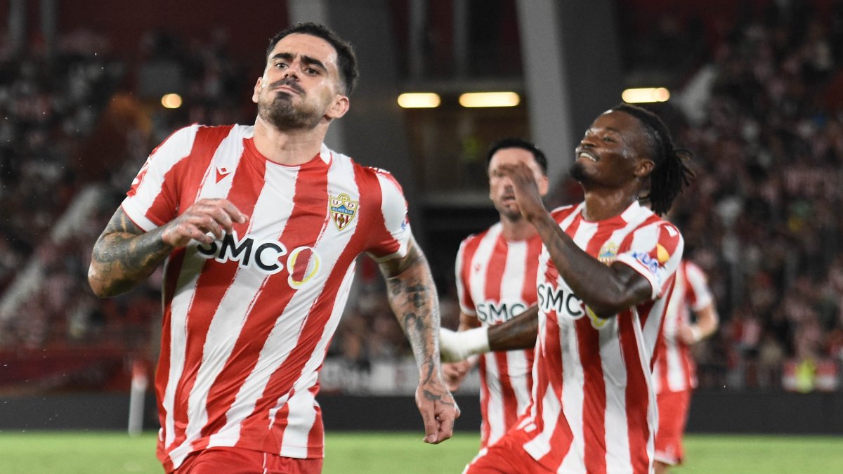 Brian Cipenga dio tres pases de gol en su estreno como titular: marcaron Javi Muñoz, De la Fuente y Baptistao.